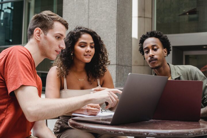 Gen z employees strategies for recruiting and retaining en z employees