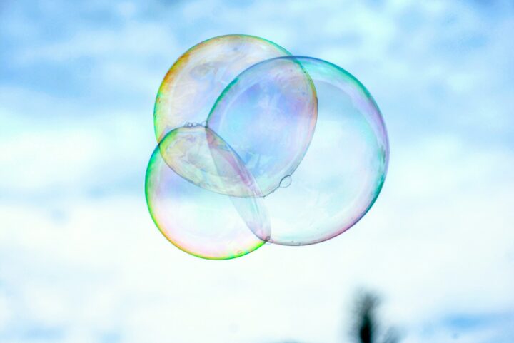 hybrid talent – hiring for cross-functional skills bubbles overlapping showing and conveying cross-functional skills